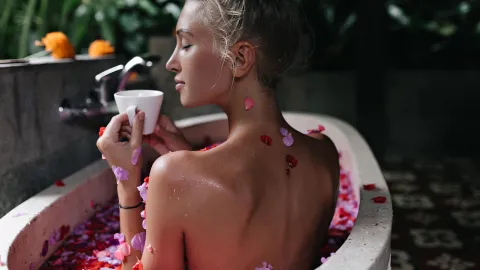 How to Enjoy Your CBD Bath